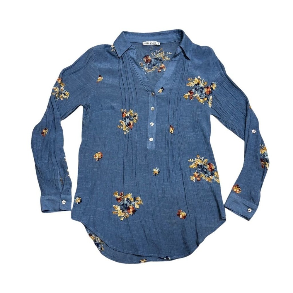 Figueroa & Flower Women's S Blue Embroidered Floral V-Neck‎ Blouse